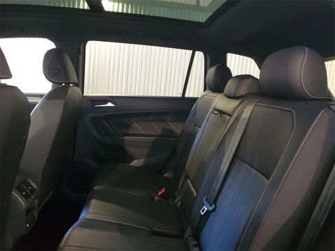 Used 2023 Volkswagen Tiguan SE R-Line image 14