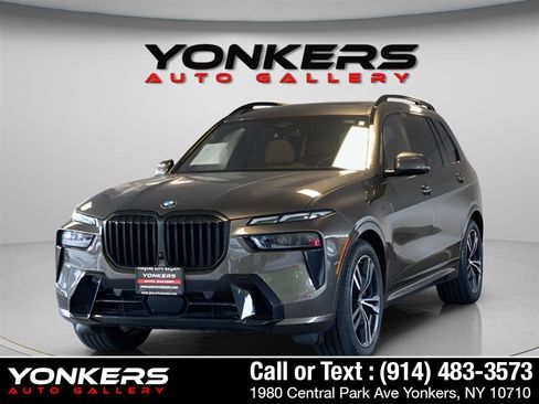 Used 2023 BMW X7 xDrive40i w/ M Sport Package AWD/4WD image 19