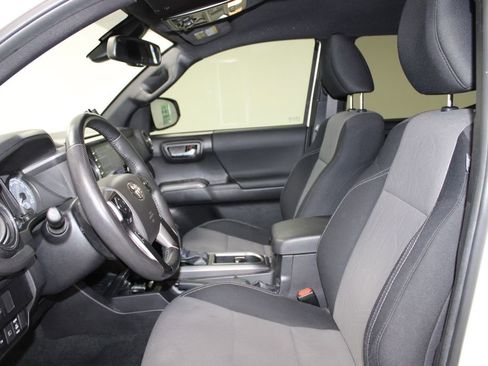 Used 2023 Toyota Tacoma TRD Off-Road w/ Technology Package AWD/4WD image 20