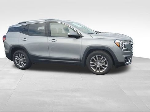 Used 2024 GMC Terrain SLT FWD image 3