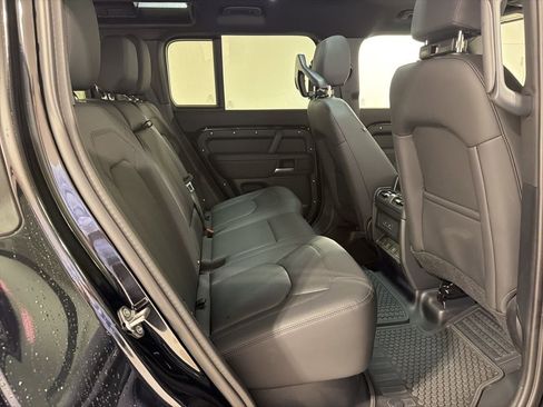 Used 2025 Land Rover Defender 110 S AWD/4WD image 28