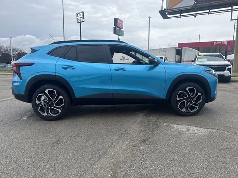 New 2026 Chevrolet Trax RS w/ Sunroof Package image 9