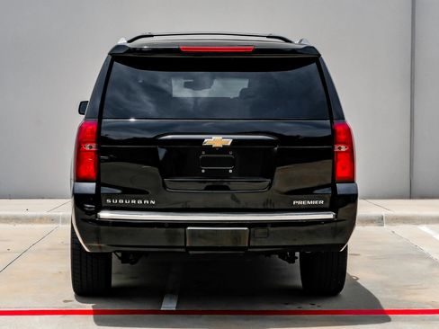 Used 2019 Chevrolet Suburban Premier RWD image 5