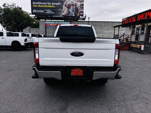 Used 2018 Ford F250 XLT w/ Snow Plow Prep Package AWD/4WD image 9