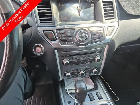 Used 2020 Nissan Pathfinder SL w/ Cargo Package FWD image 8