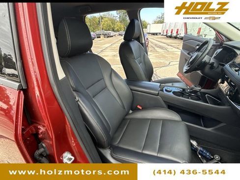 Used 2024 Nissan Rogue SL image 27