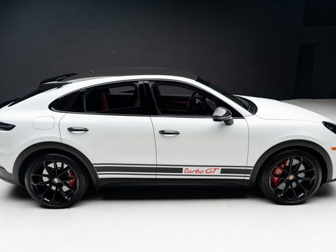 Used 2022 Porsche Cayenne Turbo GT AWD/4WD image 37