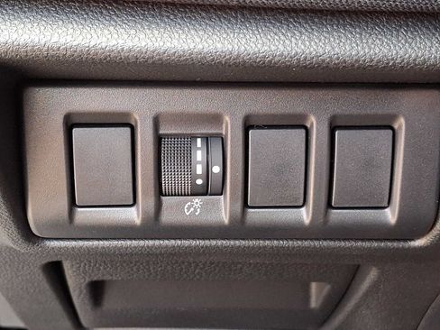 Used 2025 Subaru Outback AWD/4WD image 23