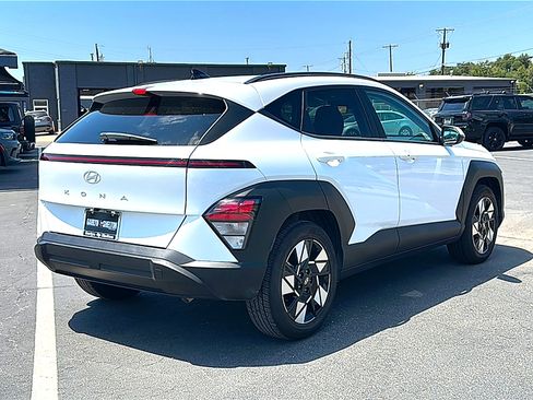 Used 2025 Hyundai Kona SEL FWD image 8