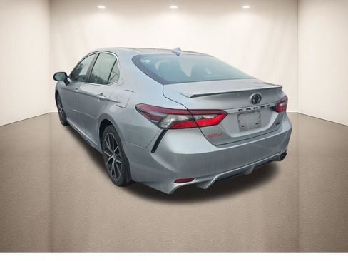 Used 2023 Toyota Camry SE w/ Convenience Package image 9