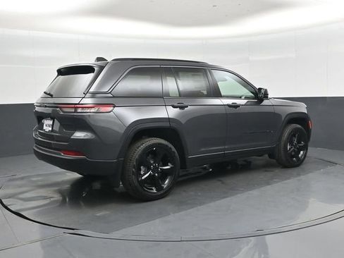 New 2026 Jeep Grand Cherokee Limited w/ Limited Altitude Package AWD/4WD image 4