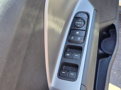 Certified 2021 Kia Niro LX FWD image 14
