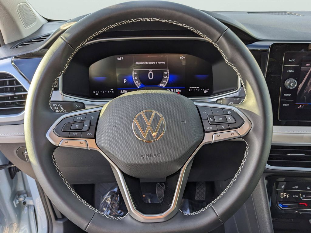 New 2026 Volkswagen Taos SE FWD image 25