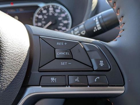 Certified 2025 Nissan Sentra SR FWD image 23