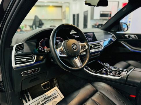 Used 2020 BMW X5 M50i image 13