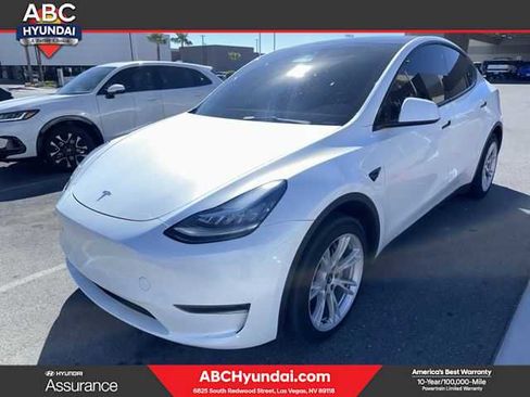 Used 2023 Tesla Model Y Performance image 1