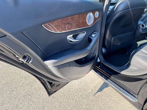 Used 2018 Mercedes-Benz C 300 4MATIC Sedan image 5