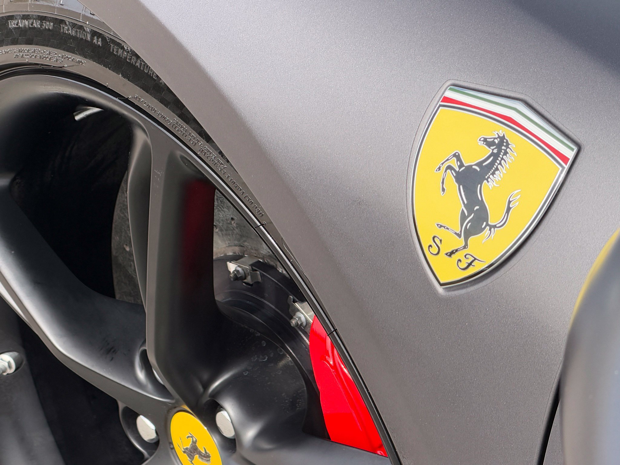 Used 2023 Ferrari 296 GTS RWD image 19