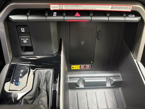 Used 2025 Toyota Tundra Limited w/ Power Package AWD/4WD image 19
