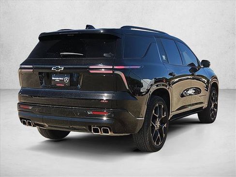 Used 2025 Chevrolet Traverse RS FWD image 5