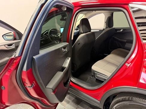 Used 2020 Ford Escape SE FWD image 18