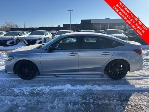 Used 2025 Honda Civic Sport image 2