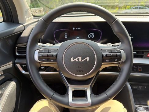 Used 2023 Kia Sportage EX FWD image 19