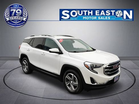 Used 2020 GMC Terrain SLT w/ Preferred Package FWD image 2