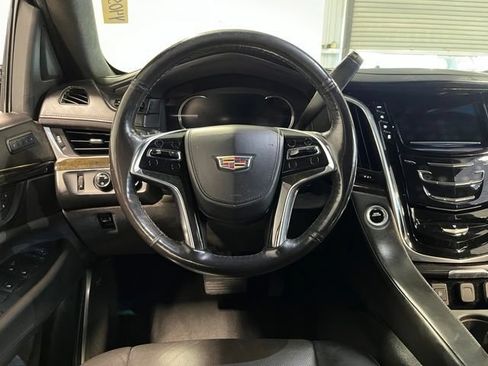 Used 2019 Cadillac Escalade ESV Platinum AWD/4WD image 21
