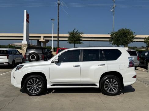 Used 2022 Lexus GX 460 Luxury w/ Off Road Package AWD/4WD image 10