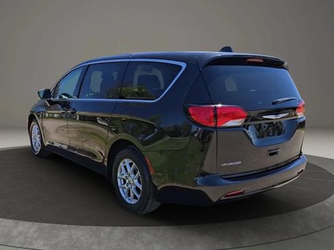 Used 2024 Chrysler Voyager LX FWD image 4