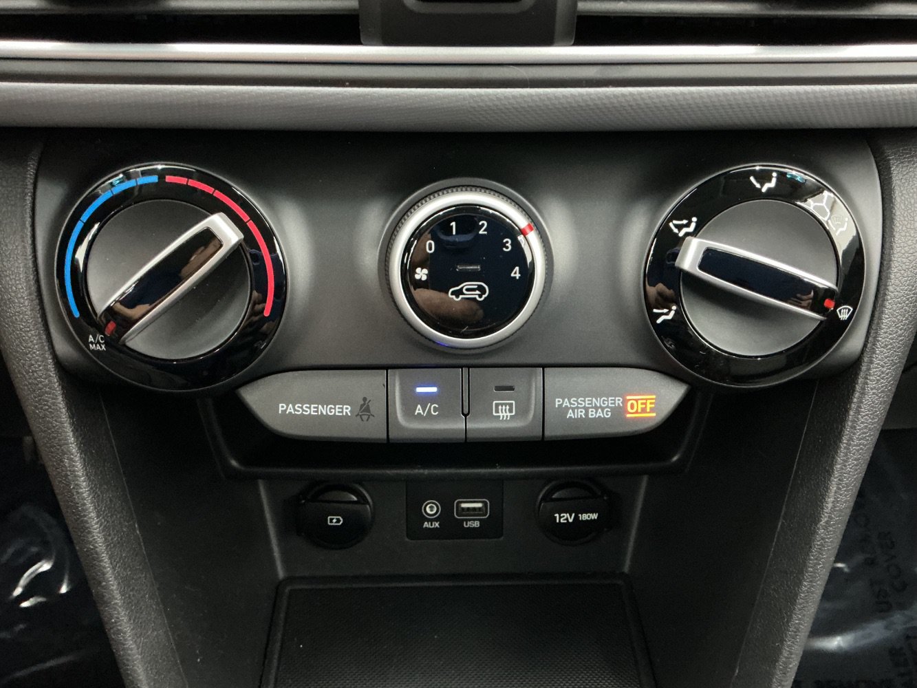 Used 2019 Hyundai Kona SEL FWD image 35