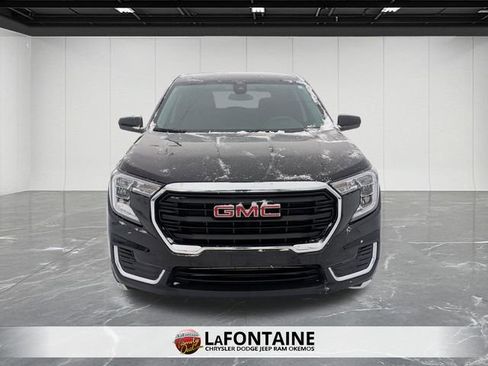 Used 2024 GMC Terrain SLE image 8