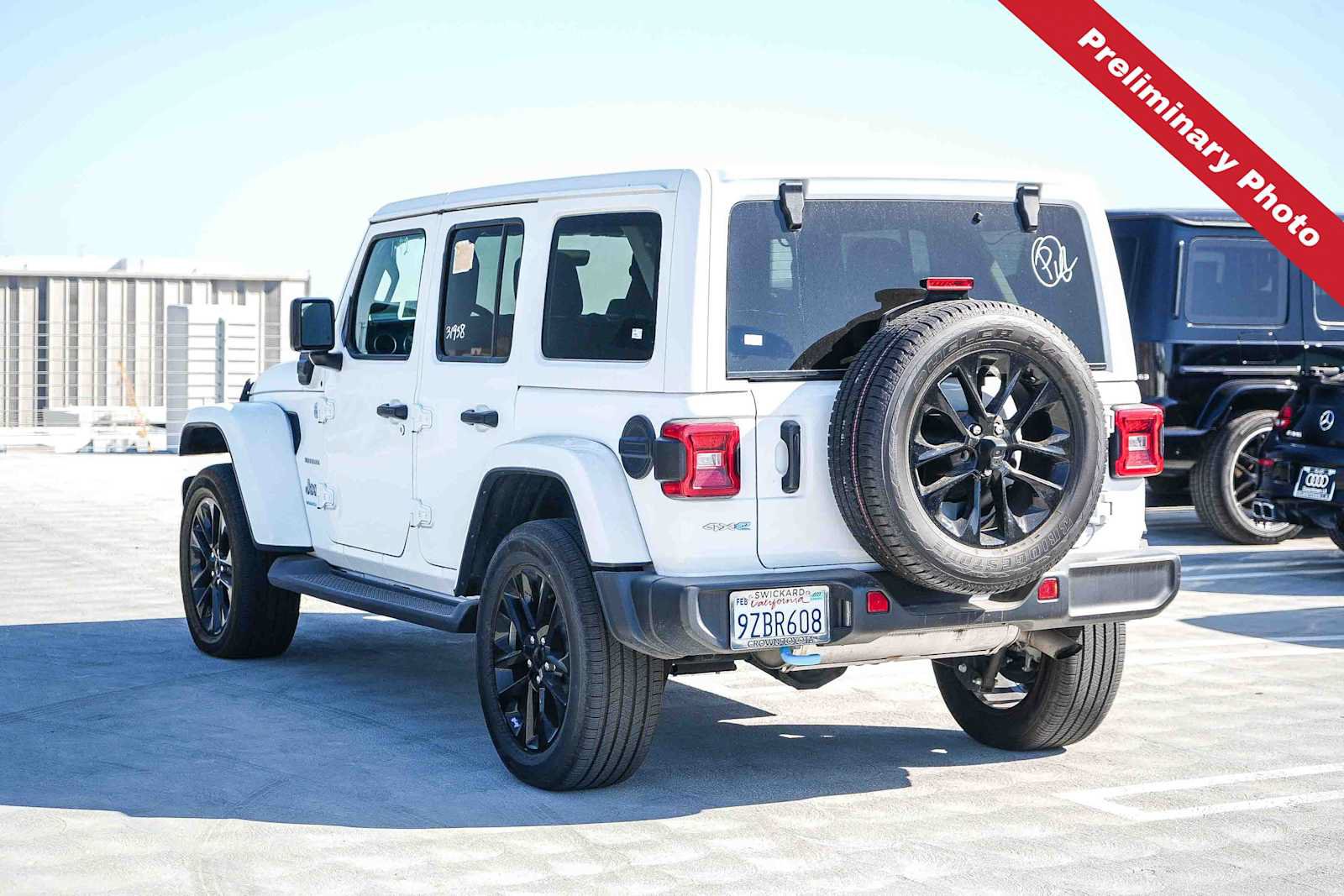 Used 2023 Jeep Wrangler Unlimited Sahara w/ Cold Weather Group AWD/4WD image 8