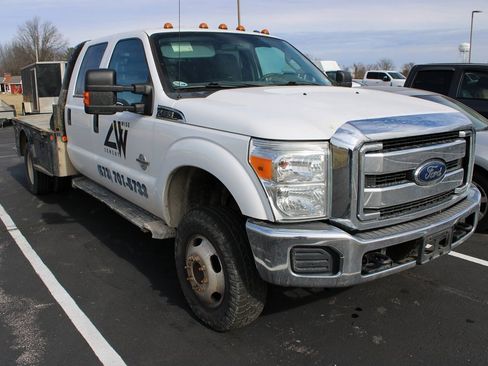 Used 2015 Ford F350 XLT w/ XLT Interior Package image 3
