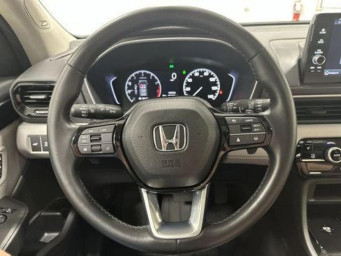 Used 2025 Honda Pilot Touring image 18