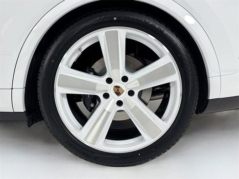 New 2026 Porsche Cayenne Coupe image 33