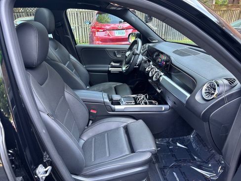 Used 2023 Mercedes-Benz EQB 300 4MATIC image 29