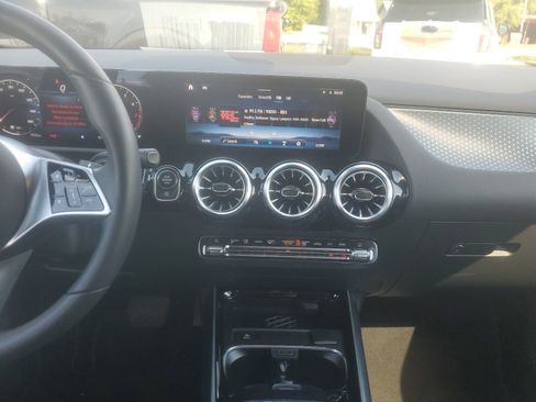 Used 2025 Mercedes-Benz GLA 250 image 10