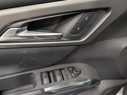 New 2026 Chevrolet Traverse LT image 17