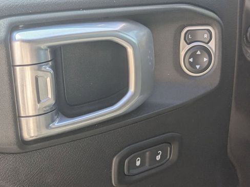 Used 2019 Jeep Wrangler Unlimited Sport S AWD/4WD image 14