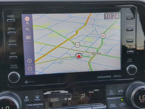 Used 2021 Toyota Highlander XLE image 28