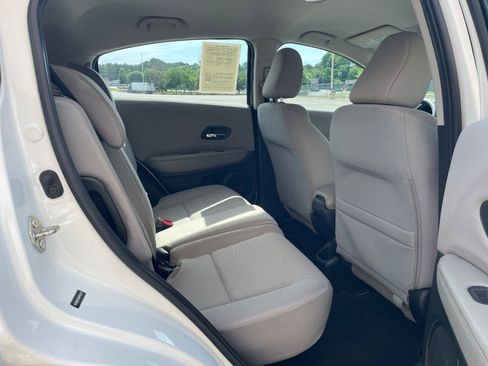 Used 2016 Honda HR-V LX image 17
