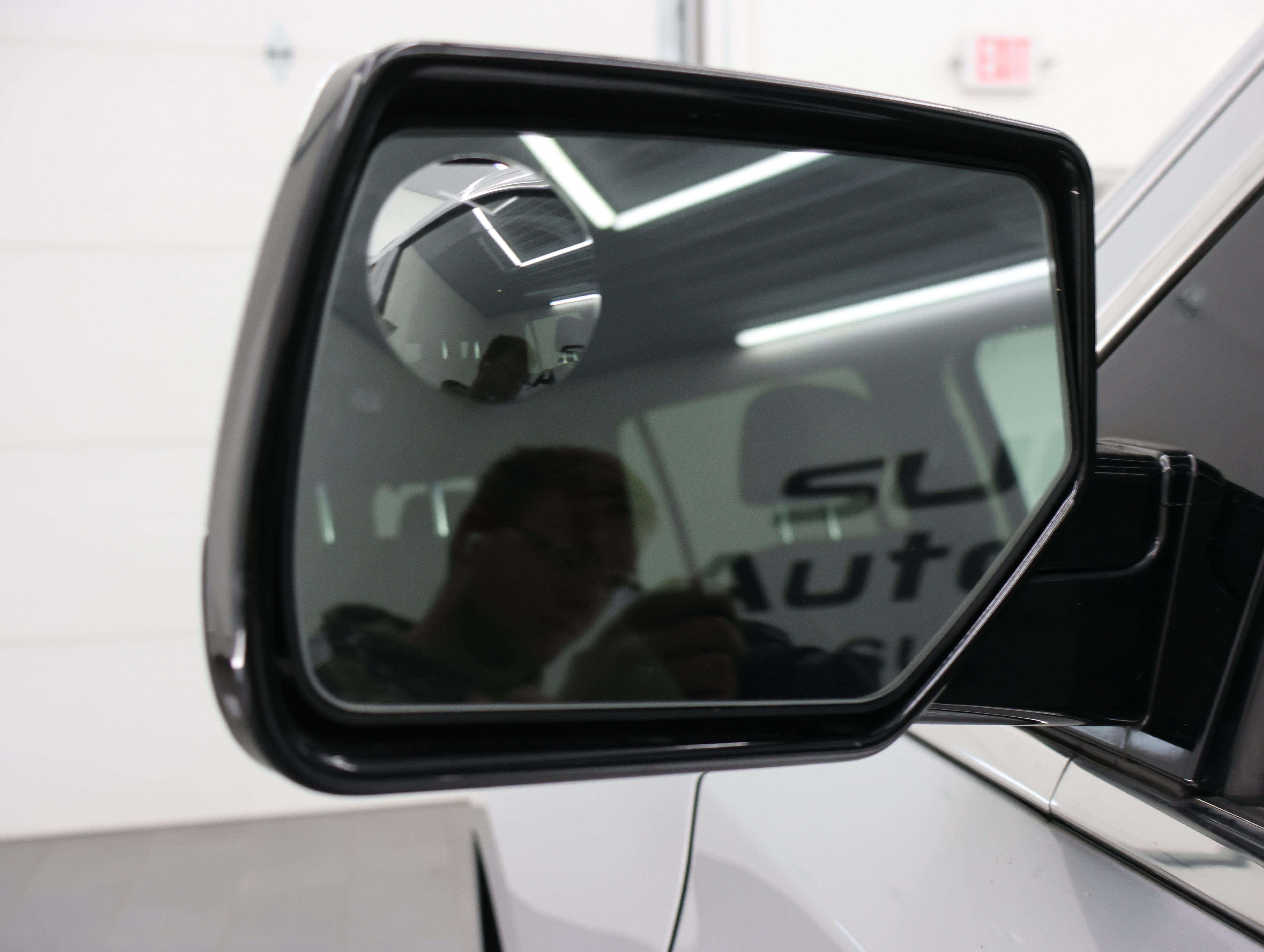 Used 2018 GMC Yukon SLE w/ SLE Value Package AWD/4WD image 38