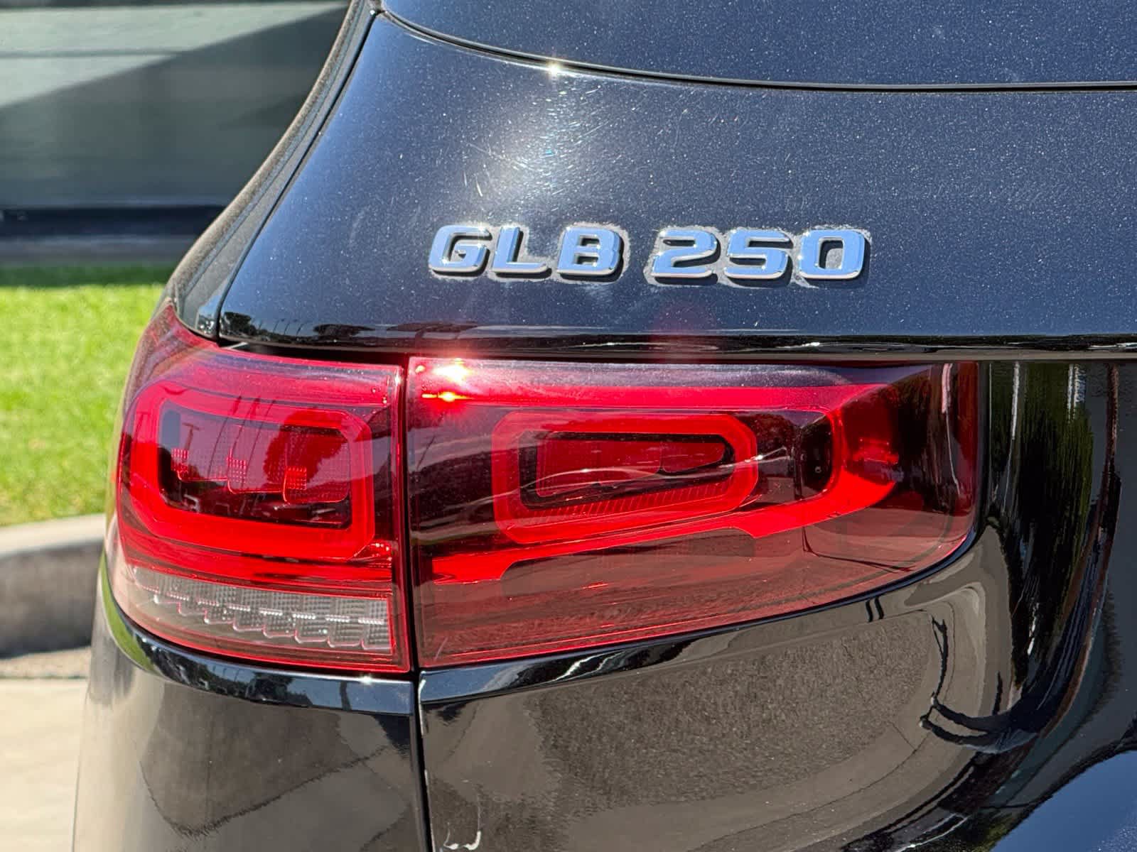 Used 2023 Mercedes-Benz GLB 250 image 11