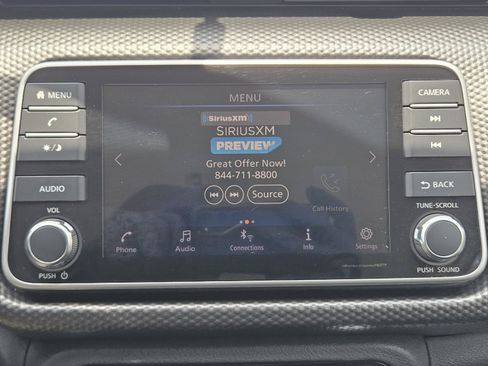 Used 2018 Nissan Kicks SV FWD image 9