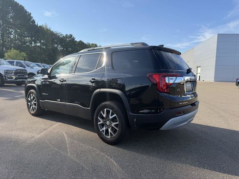 Used 2021 GMC Acadia SLE w/ Driver Convenience Package FWD image 4