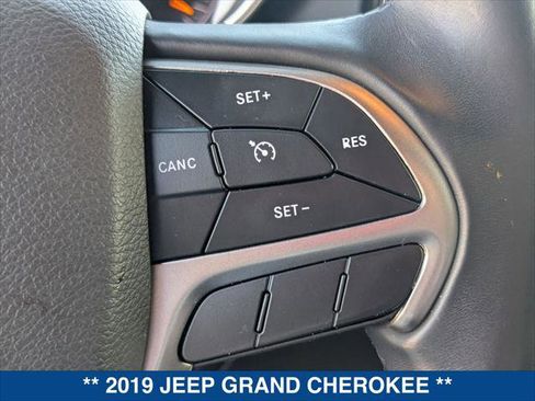 Used 2019 Jeep Grand Cherokee Laredo w/ Laredo X Package image 17