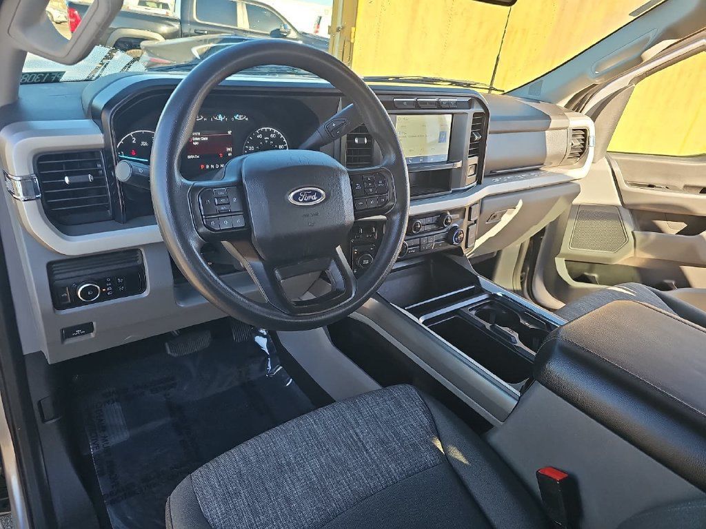 Used 2023 Ford F250 XLT w/ FX4 Off-Road Package AWD/4WD image 16