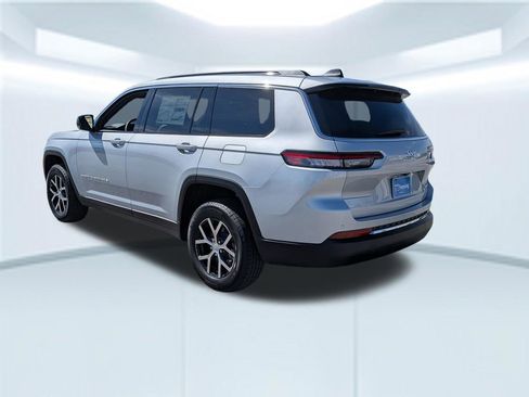 New 2025 Jeep Grand Cherokee L Limited RWD image 4
